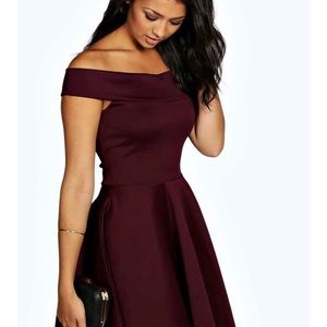 NEVER WORN Off the shoulder dress